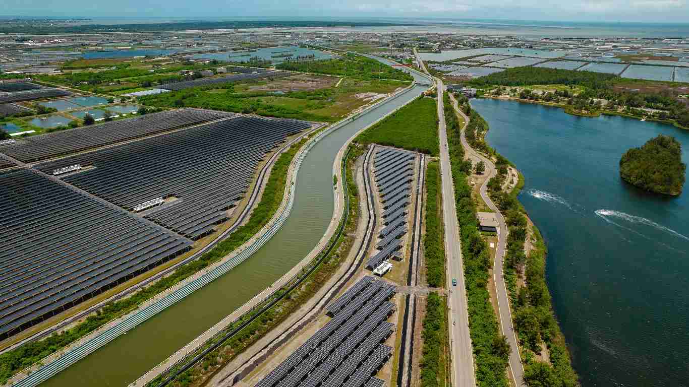 万利能源事业提供智慧能源管理、、、太阳能监控管理、、、、全方位电厂建置及运维解决方案，，，并拥有管理超过6000案场的经验