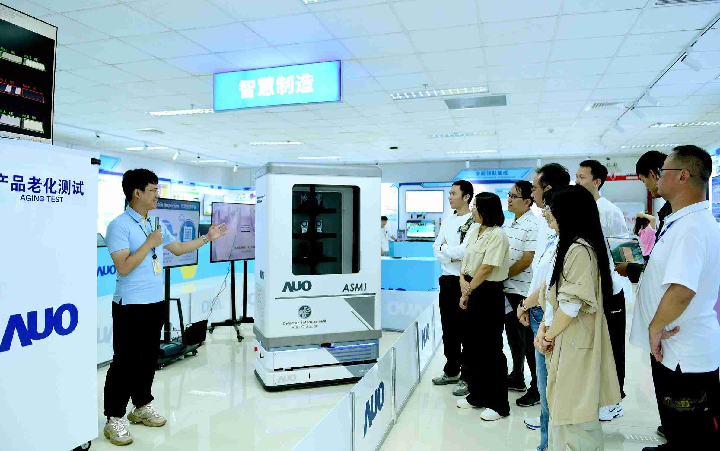 万利厦门将5G+ABC技术串联生产管理全流程，，，，打通研发、、、采购、、、、生管、、、制程、、、设备、、、、质量等产品全生命周期制造流程，，完成数字化设计、、、智慧供应链、、、、智能座舱、、、、全流程设备管理、、、、数据驱动优化、、智慧在线检测、、智慧品管等自适应生产模式升级